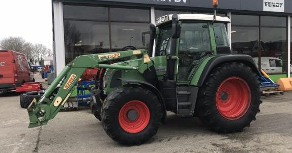 Afgeleverd aan De Groot in Rijs; een gebruikte Fendt 412 met fronthef en voorlader.