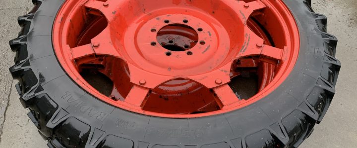 9,5R44 cultuur wielen op Fendt velg