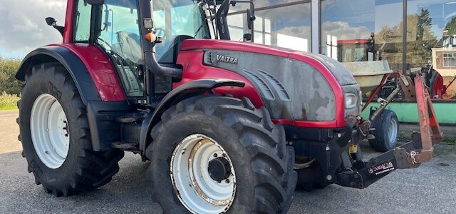 Valtra t132