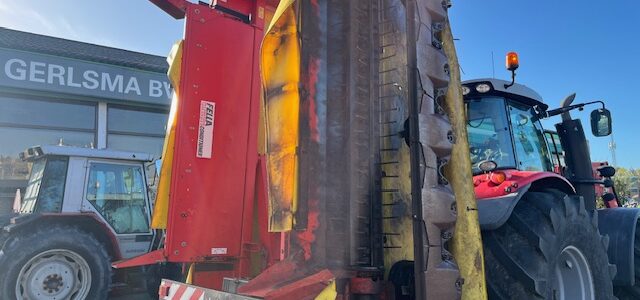 Fella trippelmaaier met kneuzer